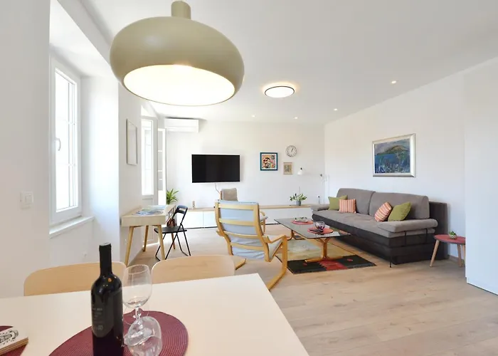 Junona - Poluotok Na Dlanu Zadar